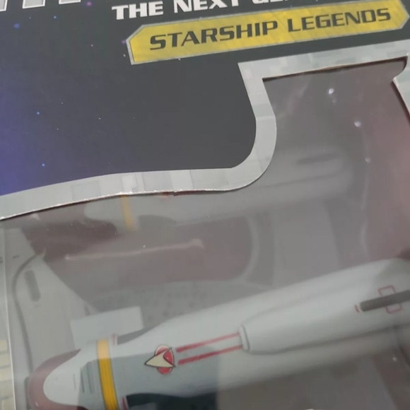 2014 Star Trek Next Generation Enterprise NCC-1701-D "All Good Things"  NIB - Picture 14 of 16